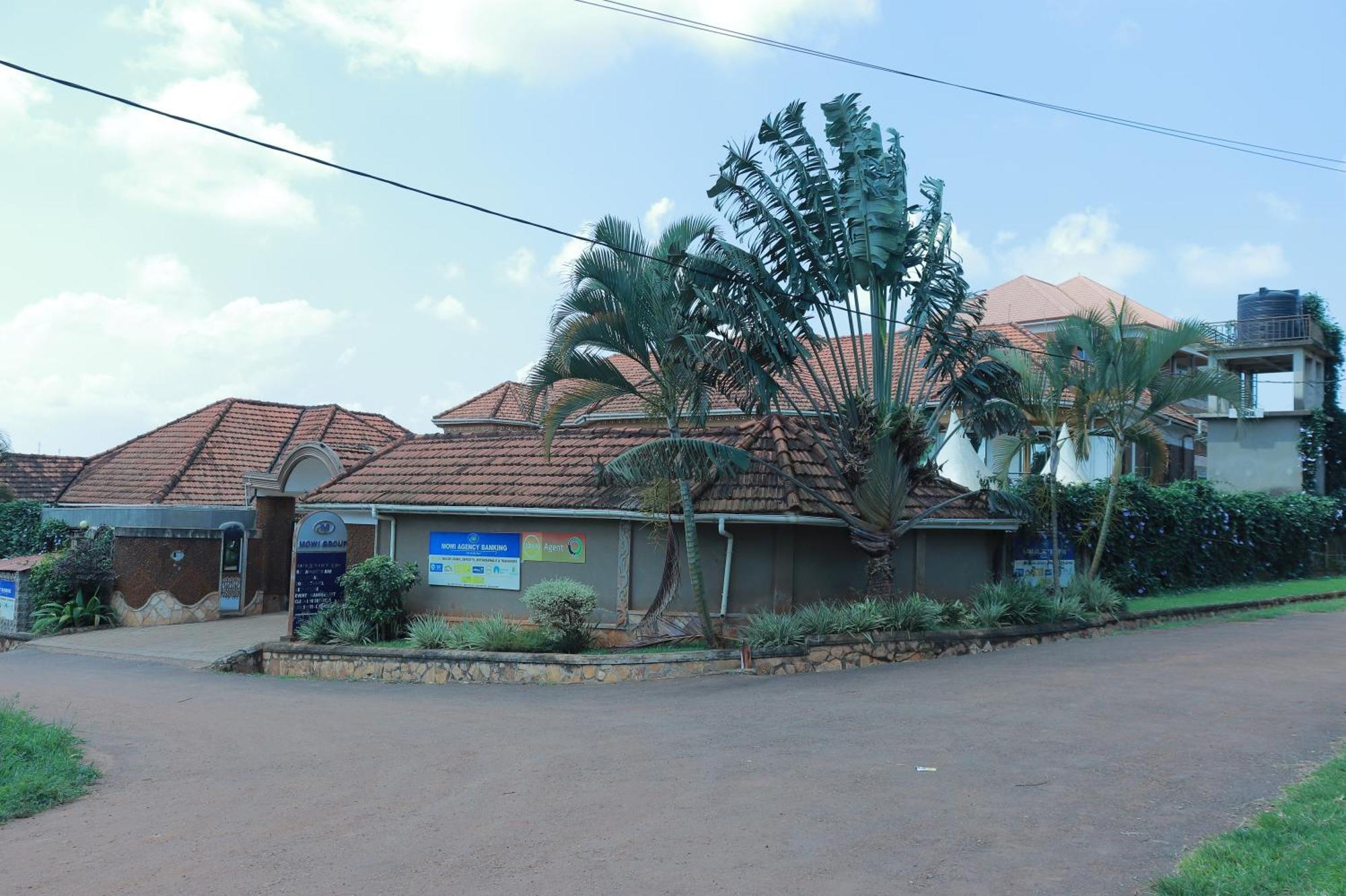 Mowicribs Hotel And Spa Entebbe Bagian luar foto