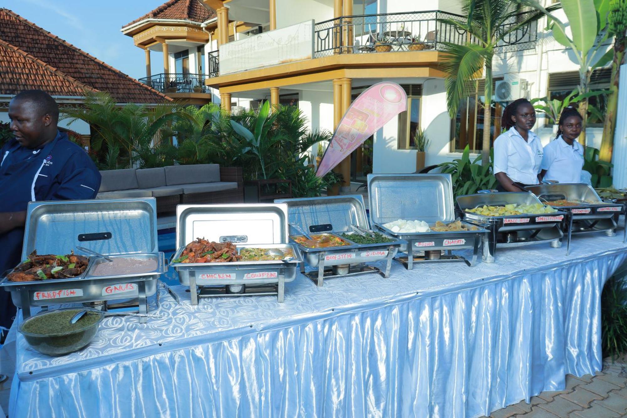 Mowicribs Hotel And Spa Entebbe Bagian luar foto